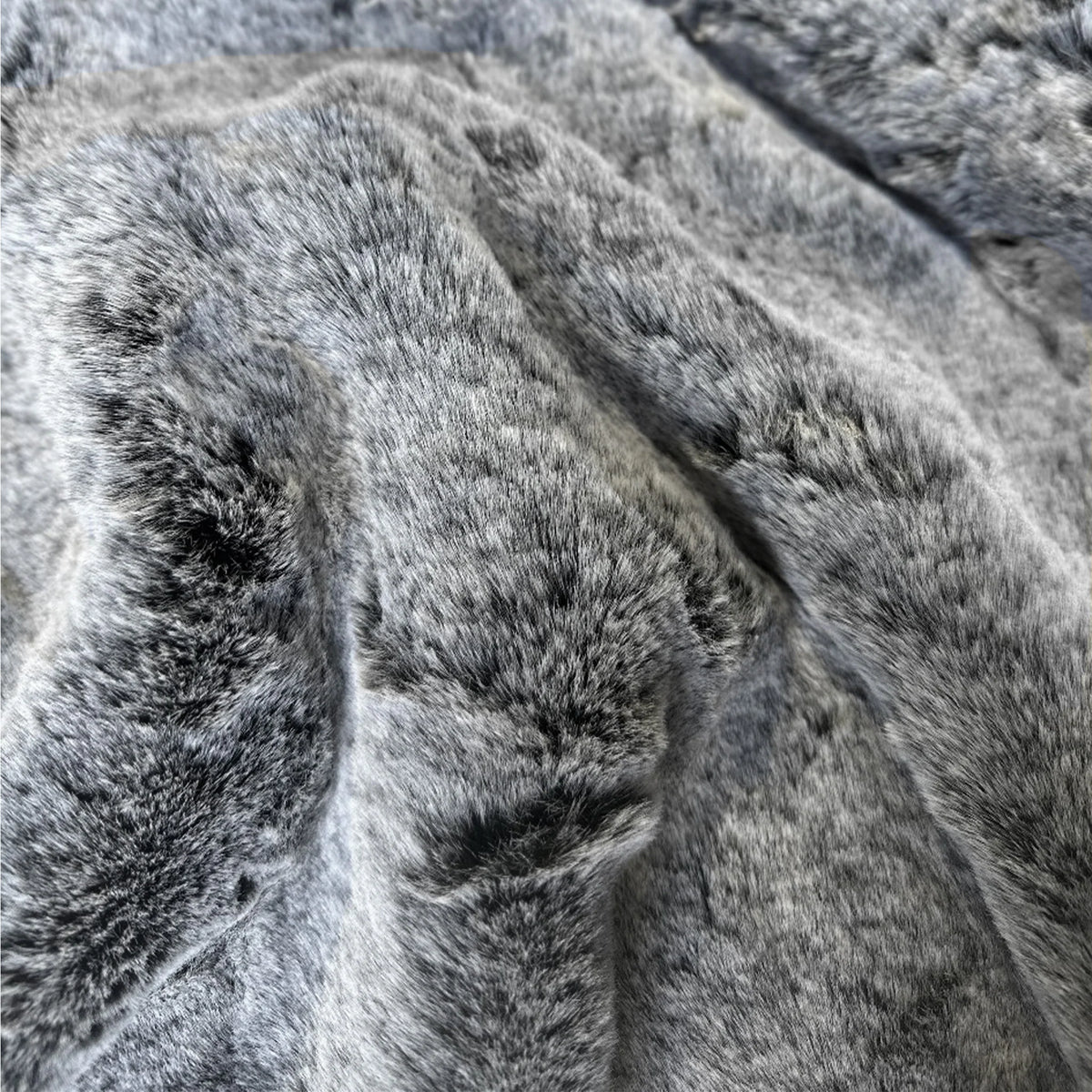Cubierta para Cama de Perro Mediana (Silken Grey)